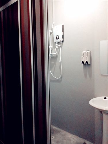 The Room @ Zishi Кота Бару Екстериор снимка
